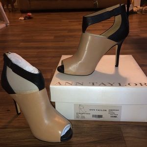 Ann Taylor Peeptoe NWOT